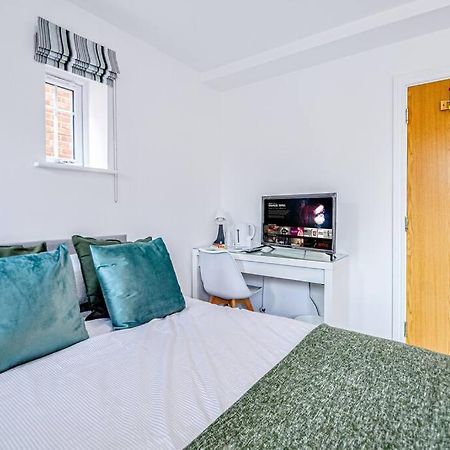 Entire House Sleeps 8 Near The River Thames Maidenhead Exteriör bild