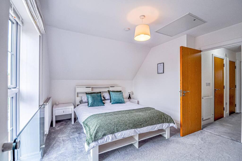 Entire House Sleeps 8 Near The River Thames Maidenhead Exteriör bild