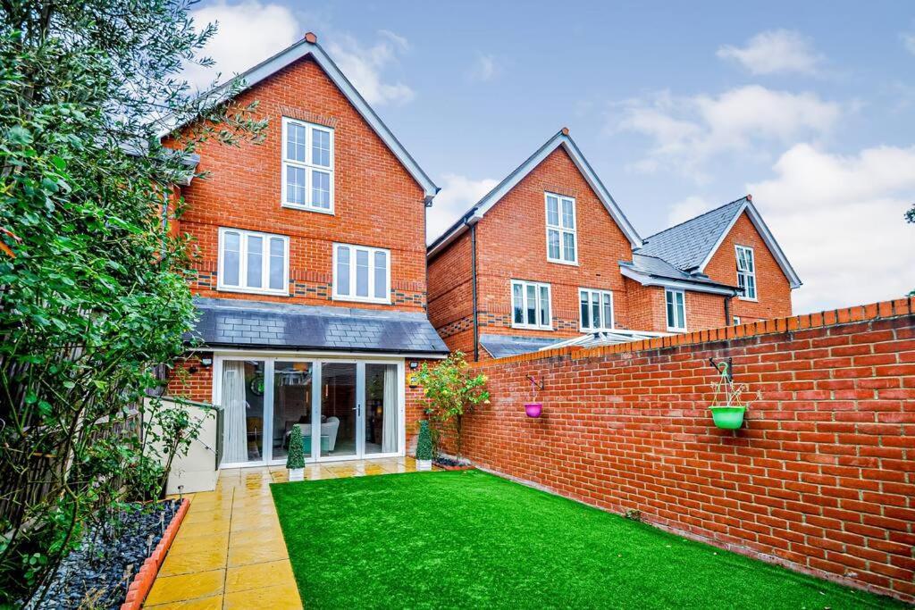 Entire House Sleeps 8 Near The River Thames Maidenhead Exteriör bild