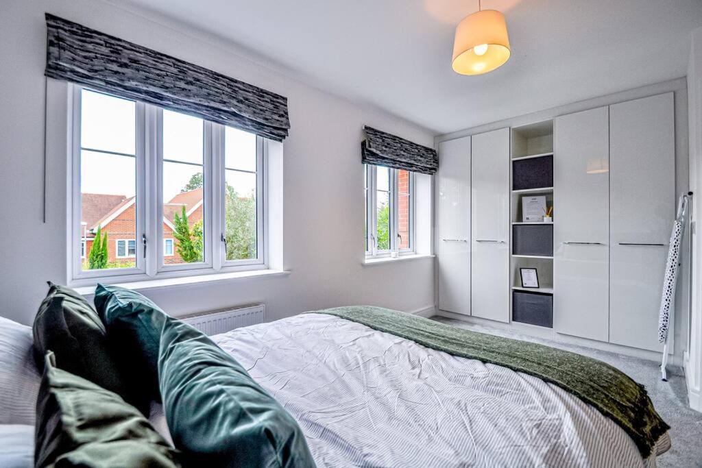 Entire House Sleeps 8 Near The River Thames Maidenhead Exteriör bild