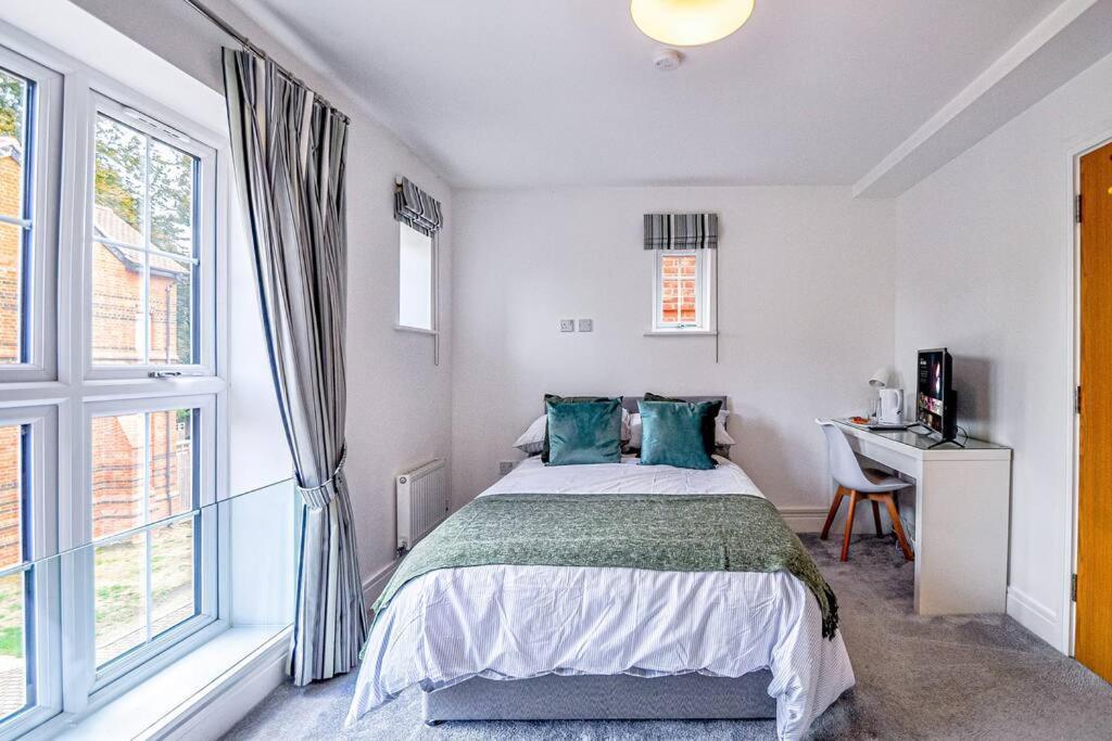 Entire House Sleeps 8 Near The River Thames Maidenhead Exteriör bild