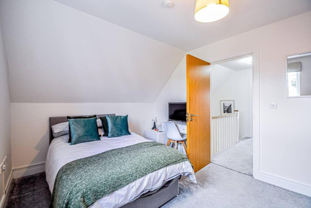 Entire House Sleeps 8 Near The River Thames Maidenhead Exteriör bild