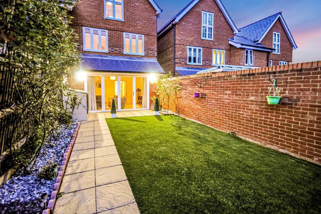 Entire House Sleeps 8 Near The River Thames Maidenhead Exteriör bild