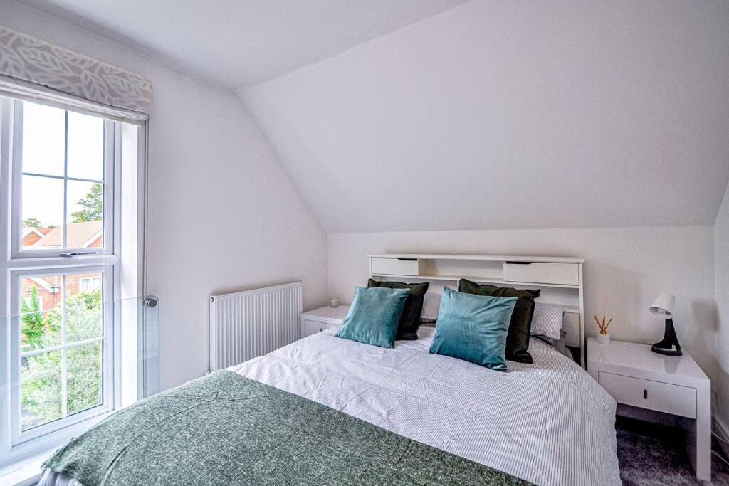 Entire House Sleeps 8 Near The River Thames Maidenhead Exteriör bild