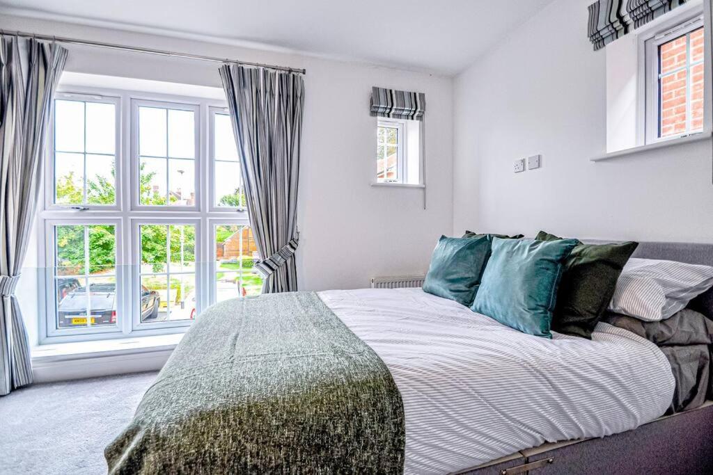Entire House Sleeps 8 Near The River Thames Maidenhead Exteriör bild